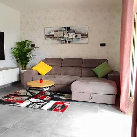 Apartment Denis Кърк Екстериор снимка