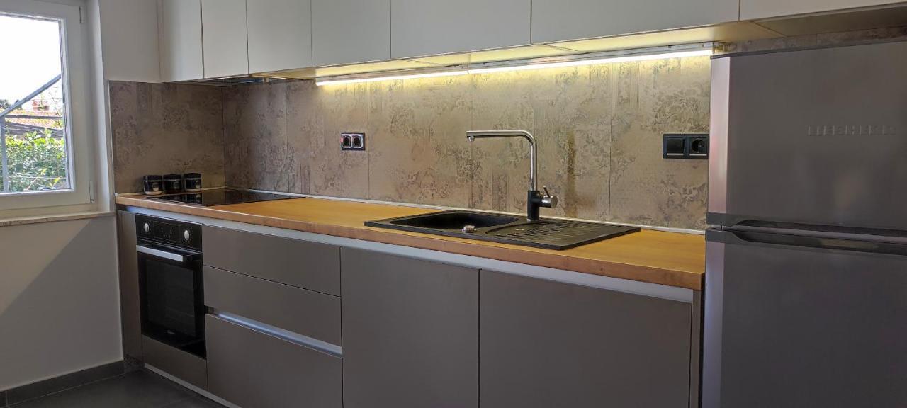 Apartment Denis Кърк Екстериор снимка